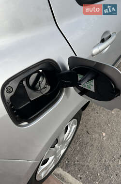 Хэтчбек Renault Clio 2006 в 