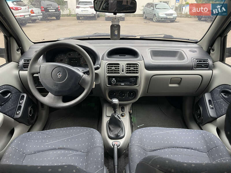 Хэтчбек Renault Clio 2003 в Киеве