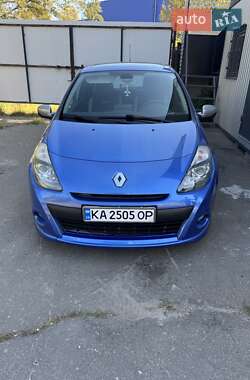 Хэтчбек Renault Clio 2009 в 