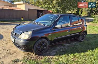 Хэтчбек Renault Clio 2006 в 