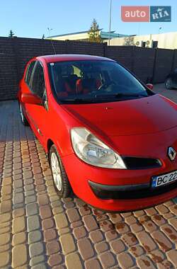 Хетчбек Renault Clio 2006 в 
