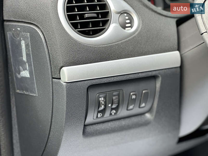 Универсал Renault Clio 2008 в Луцке