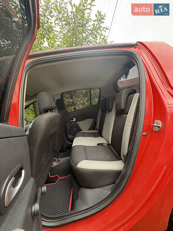 Хэтчбек Renault Clio 2012 в Шостке