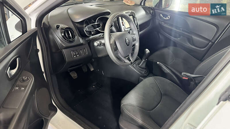 Хэтчбек Renault Clio 2015 в Брошневе-Осаде