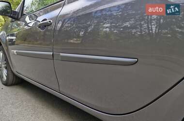 Хэтчбек Renault Clio 2012 в 