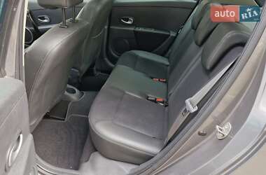 Хэтчбек Renault Clio 2012 в 