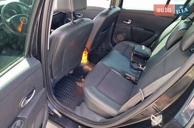 Хетчбек Renault Clio 2012 в 