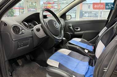 Хэтчбек Renault Clio 2007 в 