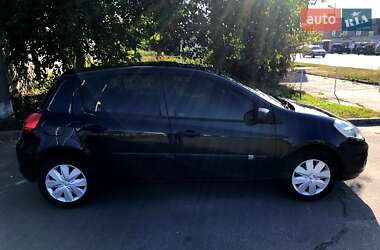 Хэтчбек Renault Clio 2009 в 