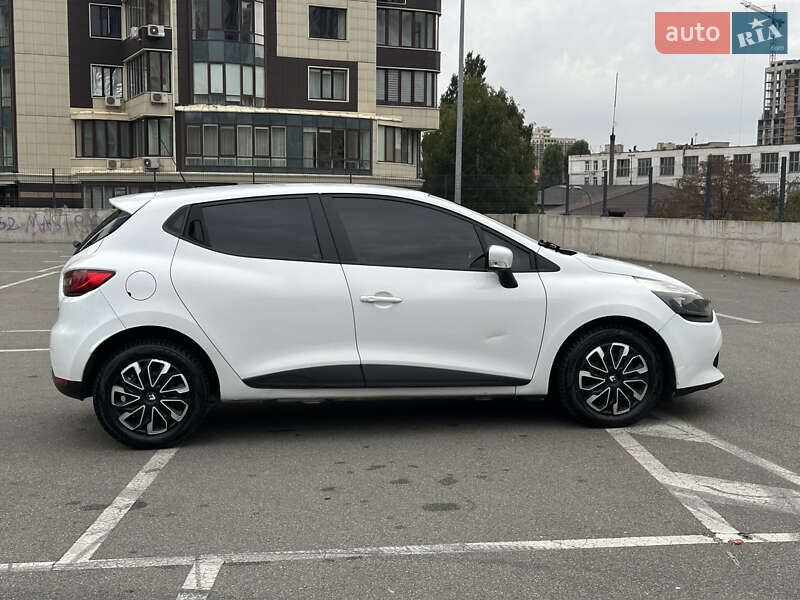 Хэтчбек Renault Clio 2015 в Киеве