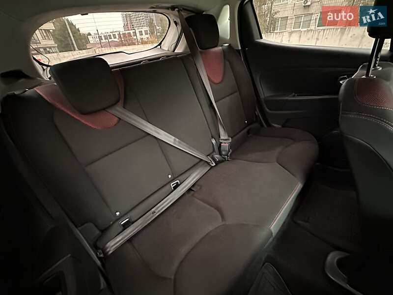 Хэтчбек Renault Clio 2015 в Киеве