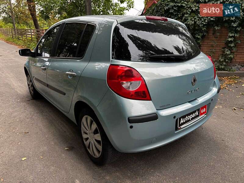 Хэтчбек Renault Clio 2007 в Киеве