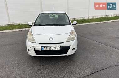 Хэтчбек Renault Clio 2011 в 