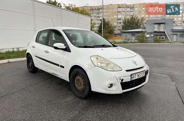 Хэтчбек Renault Clio 2011 в 