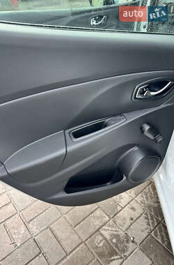 Хэтчбек Renault Clio 2014 в 