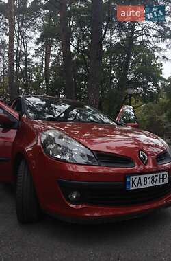 Хэтчбек Renault Clio 2006 в 