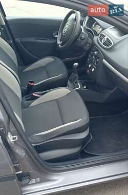 Универсал Renault Clio 2010 в 