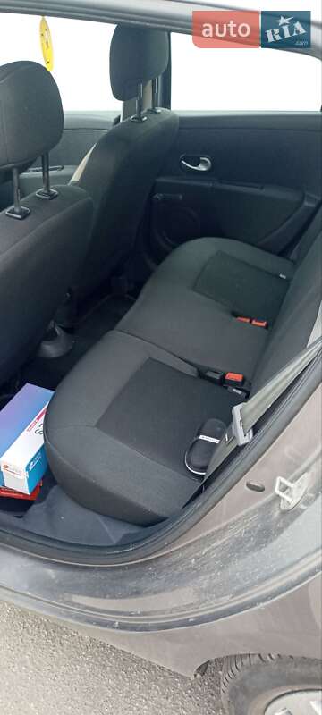 Универсал Renault Clio 2010 в Сумах