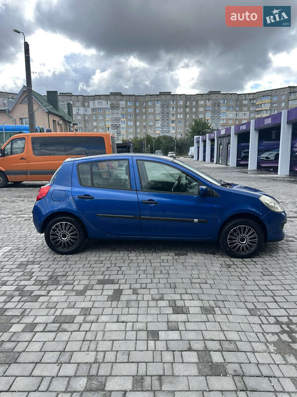 Хэтчбек Renault Clio 2009 в Ровно