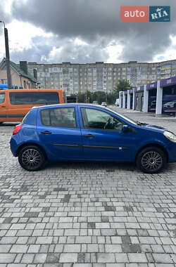 Хэтчбек Renault Clio 2009 в 