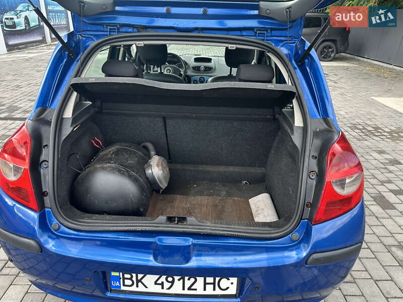 Хэтчбек Renault Clio 2009 в Ровно