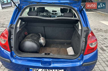 Хэтчбек Renault Clio 2009 в 