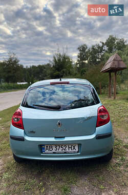 Хэтчбек Renault Clio 2007 в 