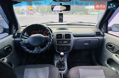 Хэтчбек Renault Clio 2001 в 