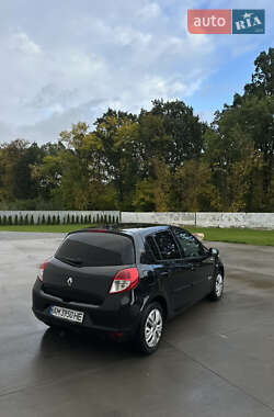 Хэтчбек Renault Clio 2012 в 