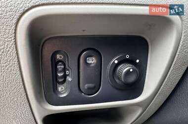 Седан Renault Clio 2006 в 