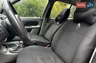 Седан Renault Clio 2006 в 