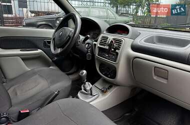 Седан Renault Clio 2006 в 