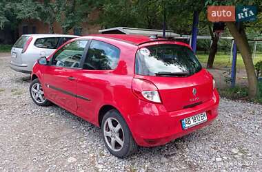 Хэтчбек Renault Clio 2011 в 