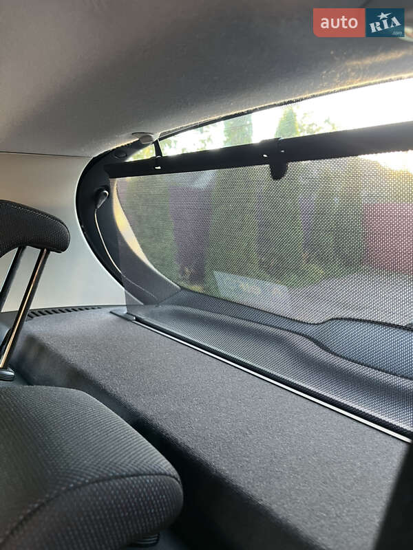 Хэтчбек Renault Clio 2006 в Хороле