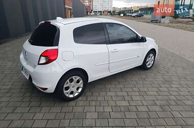 Хэтчбек Renault Clio 2012 в 
