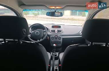 Хэтчбек Renault Clio 2012 в 