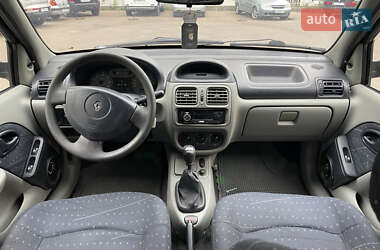 Хетчбек Renault Clio 2006 в 