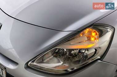 Хетчбек Renault Clio 2010 в 