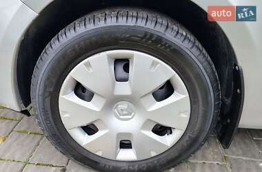 Хетчбек Renault Clio 2010 в 