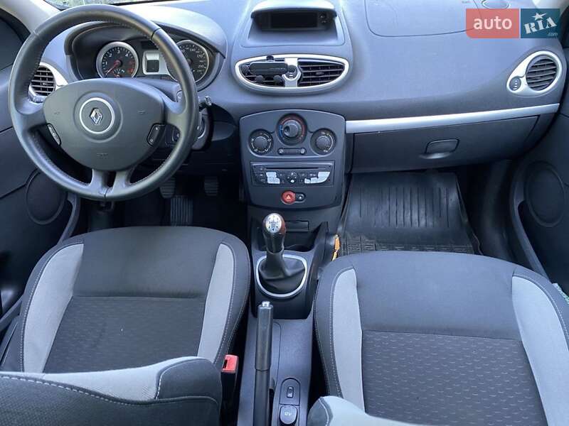 Хетчбек Renault Clio 2011 в Бердичеві фото 4 Хетчбек Renault Clio 2011 в Бердичеві