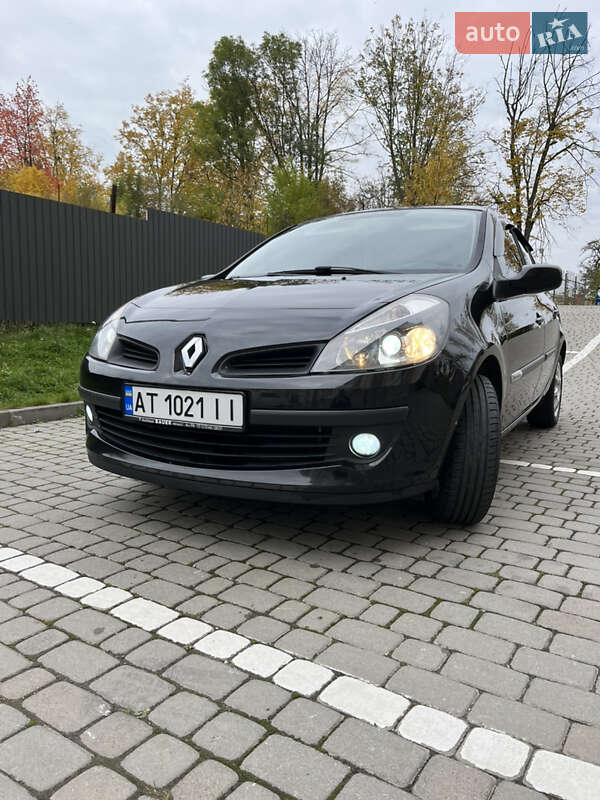 Хэтчбек Renault Clio 2007 в Ивано-Франковске фото 3 Хэтчбек Renault Clio 2007 в Ивано-Франковске