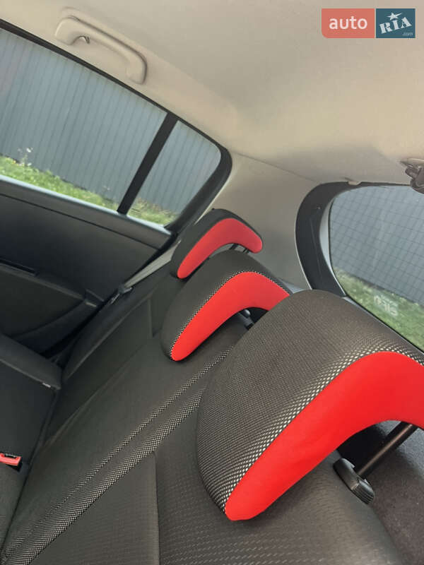 Хэтчбек Renault Clio 2007 в Ивано-Франковске фото 29 Хэтчбек Renault Clio 2007 в Ивано-Франковске