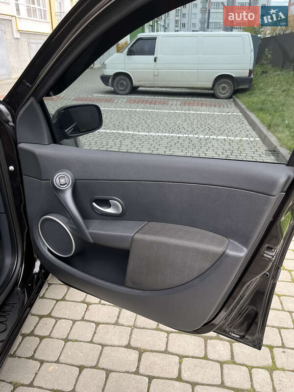 Хэтчбек Renault Clio 2007 в Ивано-Франковске фото 49 Хэтчбек Renault Clio 2007 в Ивано-Франковске