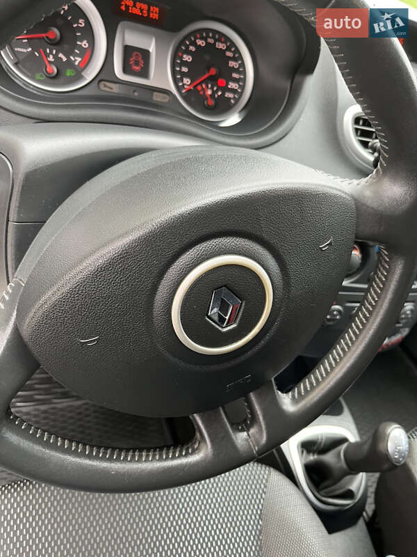 Хэтчбек Renault Clio 2007 в Ивано-Франковске фото 58 Хэтчбек Renault Clio 2007 в Ивано-Франковске