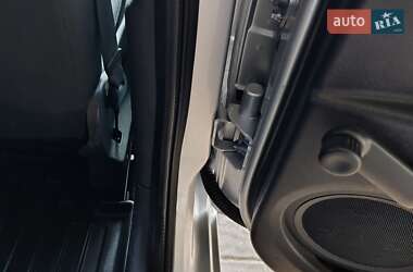 Хетчбек Renault Clio 2010 в 