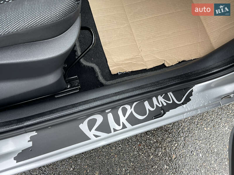 Хэтчбек Renault Clio 2007 в Киеве фото 8 Хэтчбек Renault Clio 2007 в Киеве