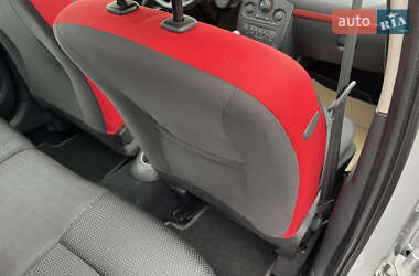 Хетчбек Renault Clio 2007 в 