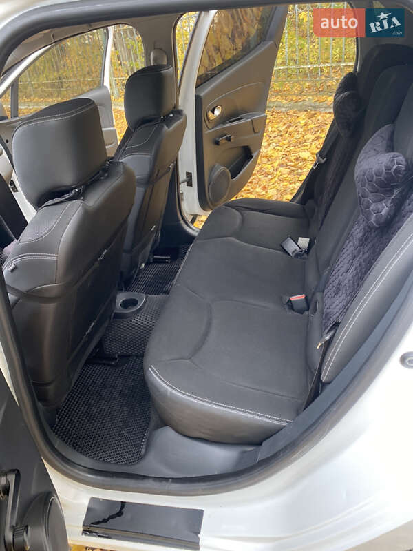 Хетчбек Renault Clio 2013 в Чорткові