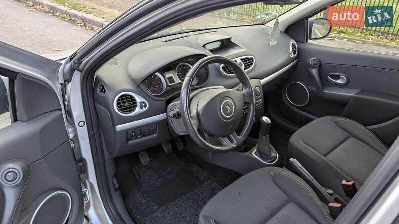 Универсал Renault Clio 2010 в Николаеве фото 12 Универсал Renault Clio 2010 в Николаеве