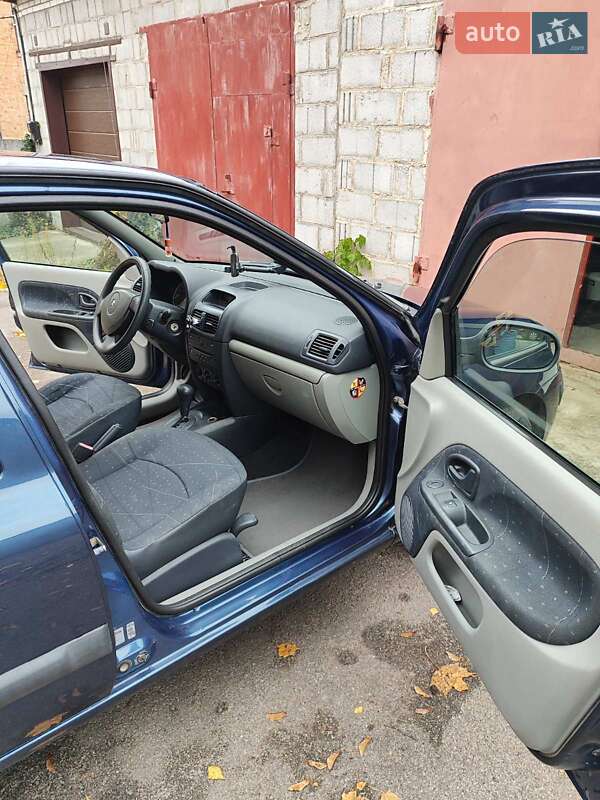 Хетчбек Renault Clio 2002 в Бердичеві фото 11 Хетчбек Renault Clio 2002 в Бердичеві